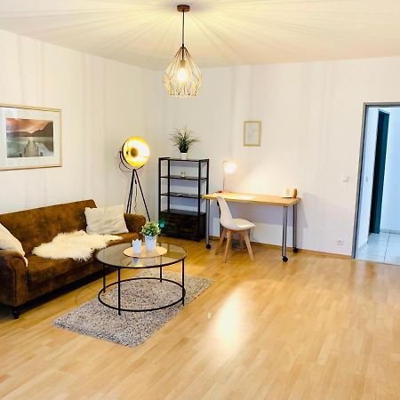 Schone, Gut Ausgestattete Wohnung Fur 1 Bis 4 Personen - Zentral Gelegen 巴特埃姆斯 外观 照片