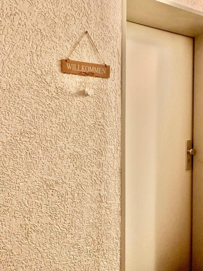 Schone, Gut Ausgestattete Wohnung Fur 1 Bis 4 Personen - Zentral Gelegen 巴特埃姆斯 外观 照片