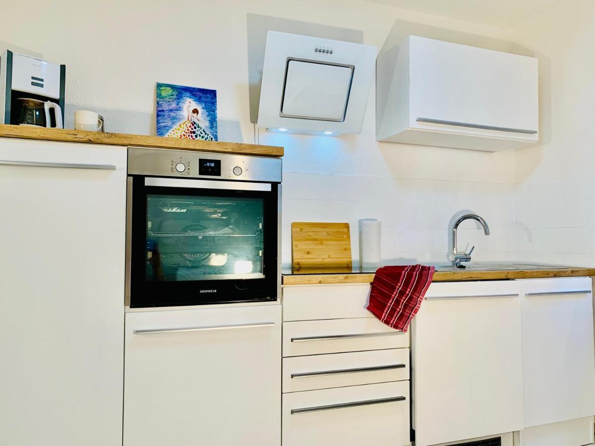 Schone, Gut Ausgestattete Wohnung Fur 1 Bis 4 Personen - Zentral Gelegen 巴特埃姆斯 外观 照片